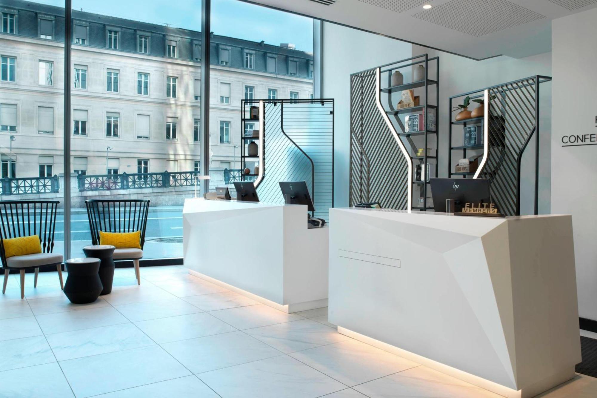 Courtyard By Marriott Gare De Lyon 4* Parigi